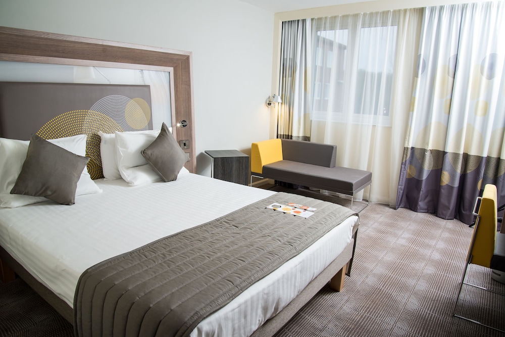 Habitación Superior Premium con cama Queen del hotel Novotel Coventry M6/j3. Foto 9