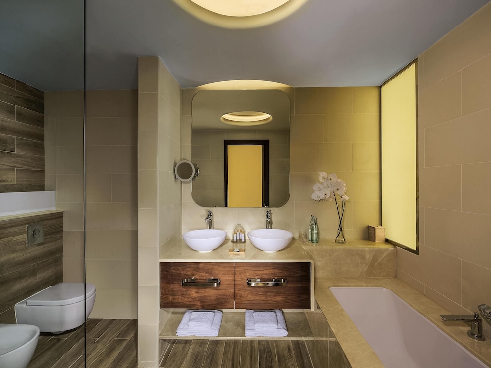 Habitación Premium con Balcón, Vista al Mar de Palmeras y Acceso al Salón Club del hotel The Retreat Palm Dubai - MGallery by Sofitel. Foto 6