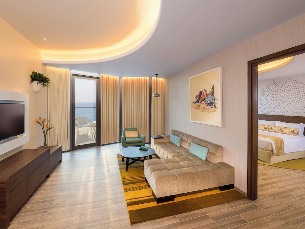 Suite Deluxe de un dormitorio con Balcón, Vista Parcial al Mar de Palmeras y Acceso al Salón Club del hotel The Retreat Palm Dubai - MGallery by Sofitel. Foto 3