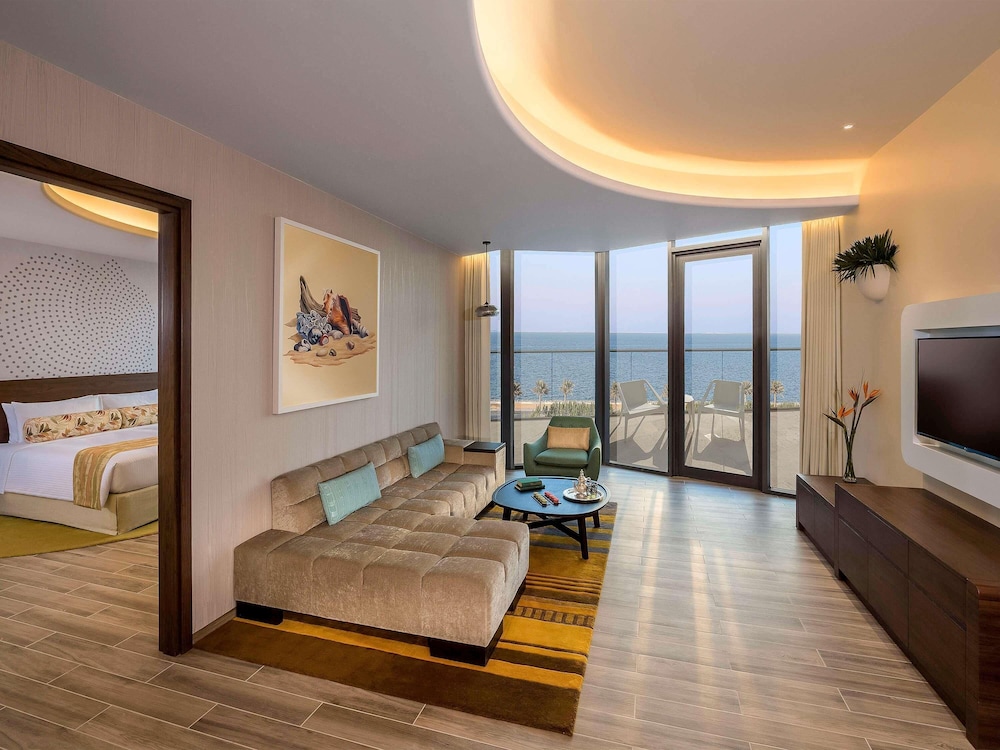 Suite Premium de un dormitorio con Balcón, Vista al Mar de Palmeras y Acceso al Salón Club del hotel The Retreat Palm Dubai - MGallery by Sofitel. Foto 7