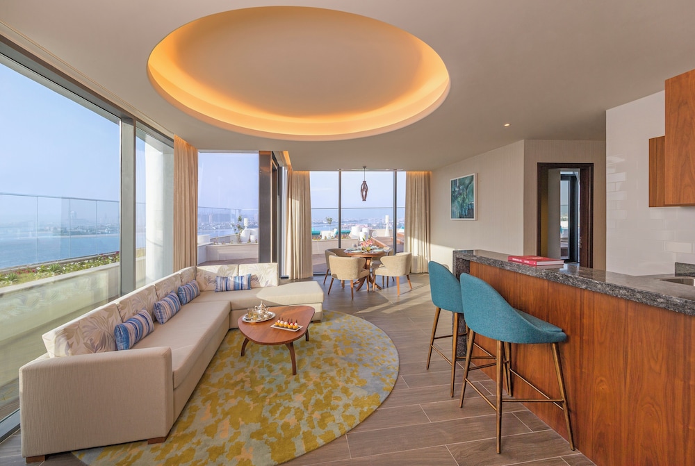 Suite Penthouse con Terraza en la Azotea, Vista al Mar de Palmeras y Acceso al Salón Club del hotel The Retreat Palm Dubai - MGallery by Sofitel. Foto 9