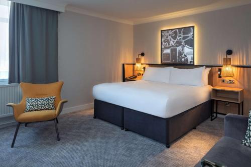 Queen Deluxe Room with Double Sofa Bed del hotel Doubletree By Hilton London Elstree. Foto 1
