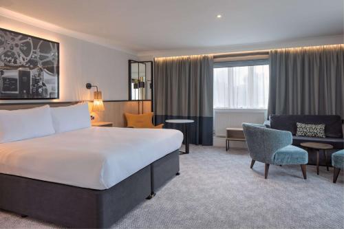 Suite Junior del hotel Doubletree By Hilton London Elstree. Foto 1