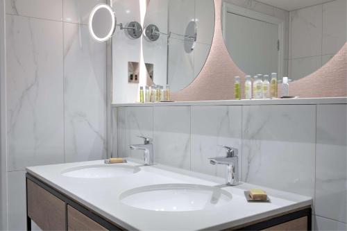 Suite Junior del hotel Doubletree By Hilton London Elstree. Foto 2