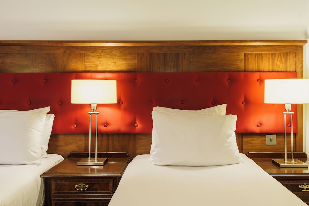 Habitación estándar con 2 camas individuales del hotel Mercure Exeter Southgate. Foto 1