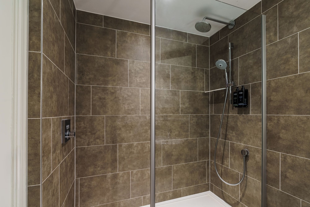 Habitación estándar con 2 camas individuales del hotel Mercure Exeter Southgate. Foto 11