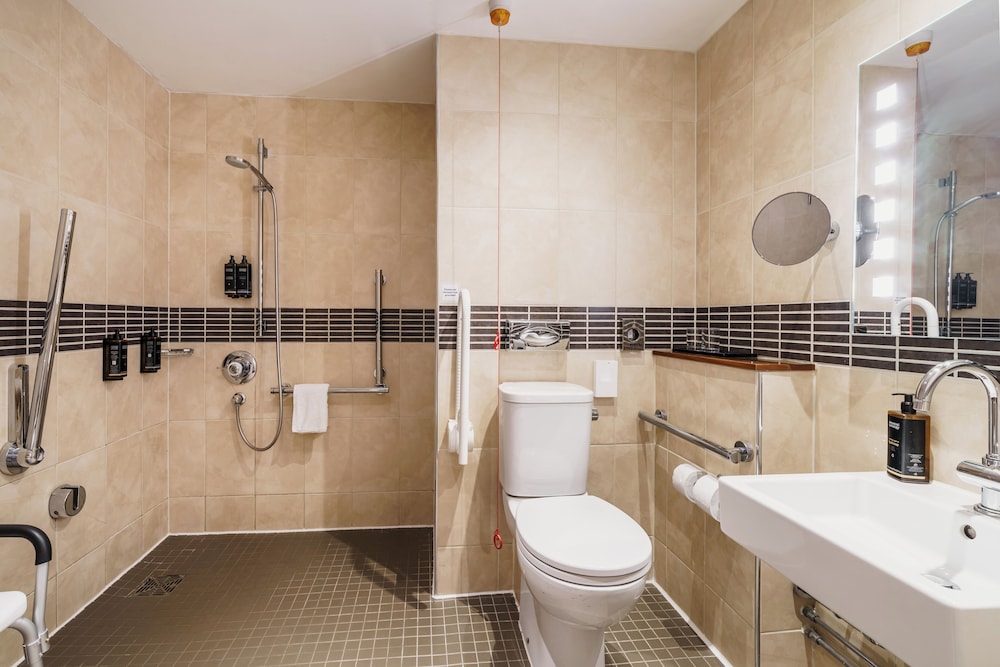 Habitación Clásica Accesible con 1 cama doble o 2 camas individuales del hotel Mercure Exeter Southgate. Foto 12