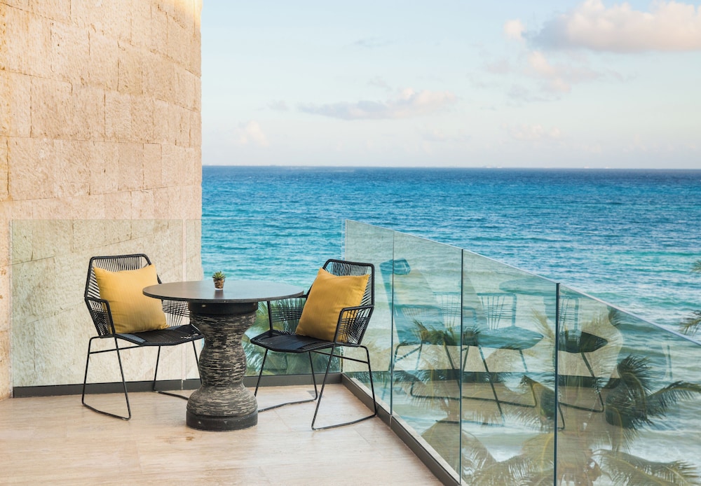 1 Cama King Size con Vista Parcial al Océano, Beach House del hotel Hyatt Centric Playa del Carmen