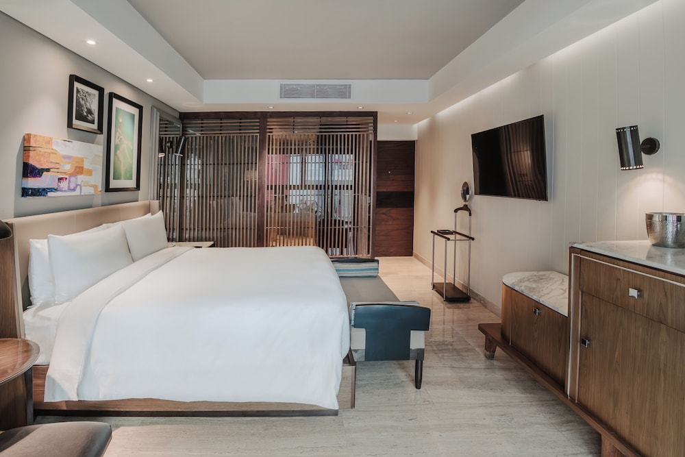1 Cama King Size, Downtown House del hotel Hyatt Centric Playa del Carmen. Foto 4