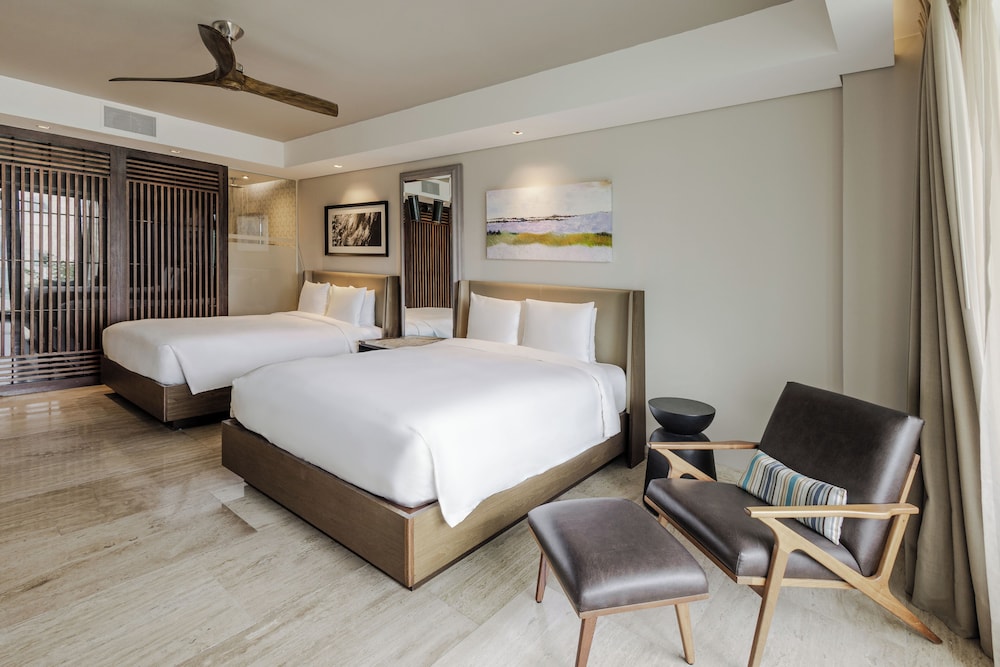 2 Camas Queen Size con Vista Parcial al Océano, Beach House del hotel Hyatt Centric Playa del Carmen. Foto 1