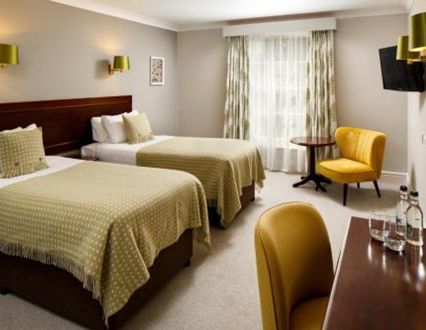 Habitación doble Accesible 2 Camas individuales del hotel Mercure Gloucester Bowden Hall. Foto 4