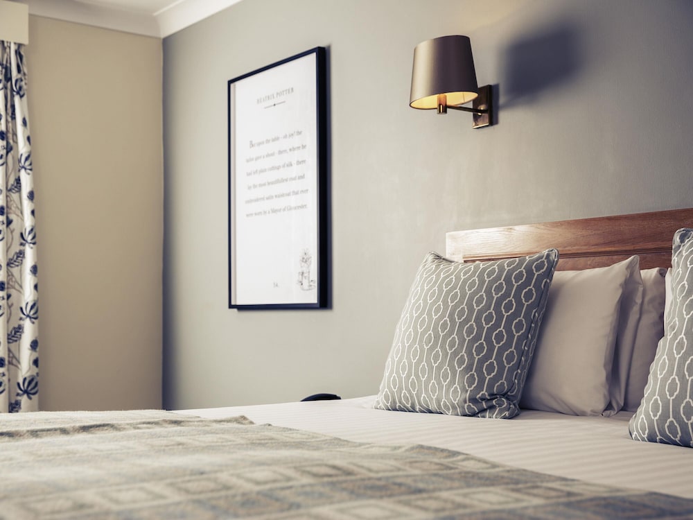 Habitación Classic con cama doble del hotel Mercure Gloucester Bowden Hall. Foto 1