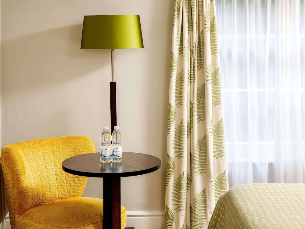 Habitación familiar Classic del hotel Mercure Gloucester Bowden Hall. Foto 1