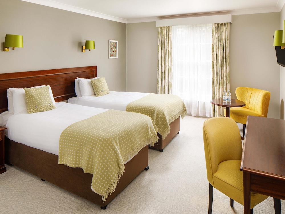 Habitación Classic con 2 camas individuales del hotel Mercure Gloucester Bowden Hall