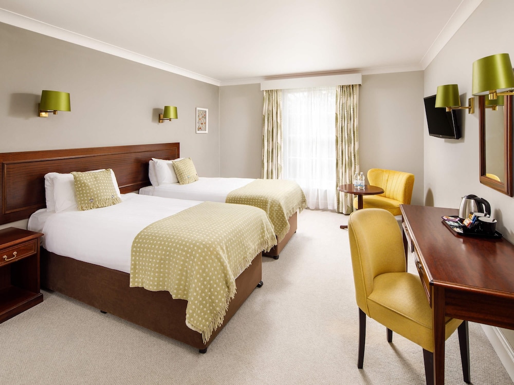 Habitación Classic con 2 camas individuales del hotel Mercure Gloucester Bowden Hall. Foto 3