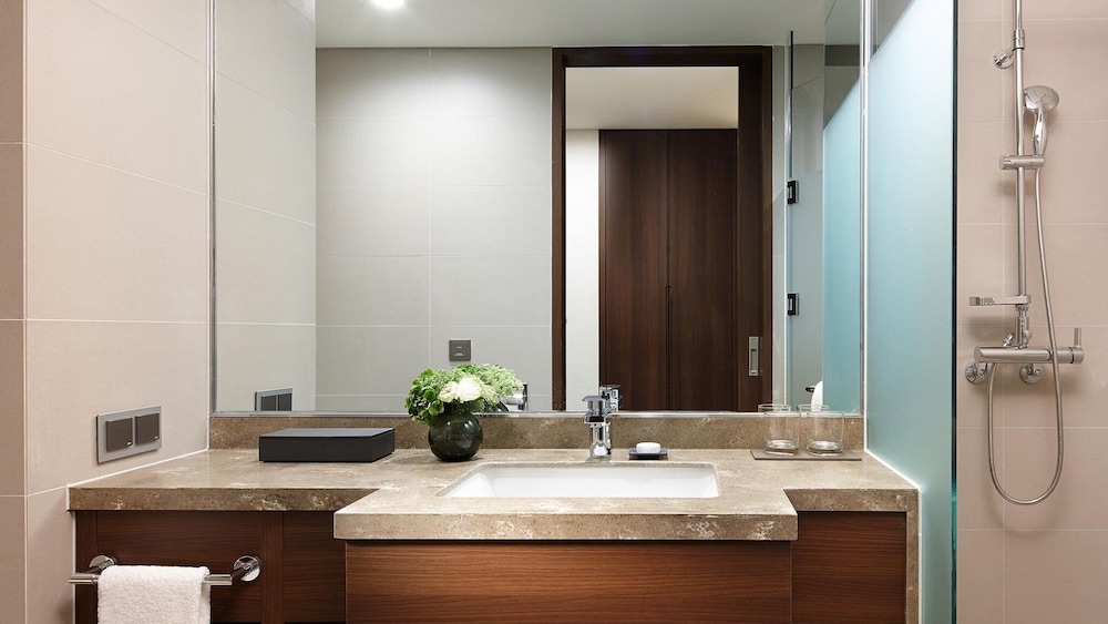Habitación estándar, 1 cama doble del hotel Lotte City Myeongdong. Foto 9