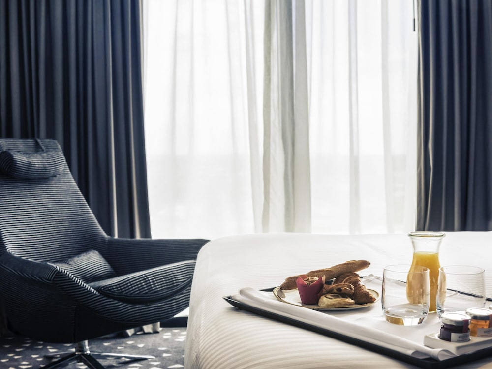 Suite Executive, 1 Cama King Size, Beneficios Executive, Pisos Superiores, Suite Esquina del hotel Pullman Sydney Airport. Foto 3