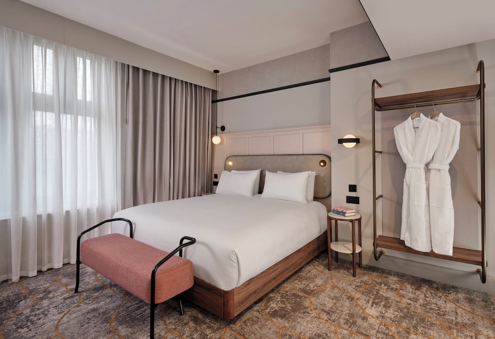 Habitación Superior con cama king del hotel Mercure Leicester The Grand. Foto 1