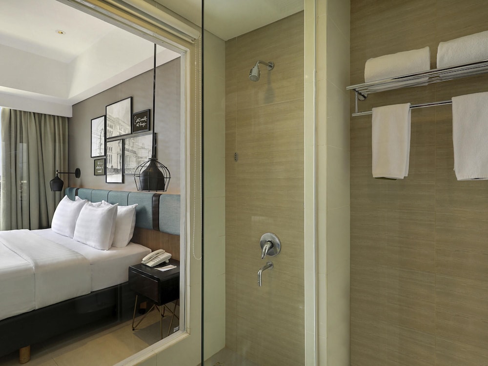 Habitación Superior con 1 cama doble del hotel Mercure Bandung Nexa Supratman. Foto 4
