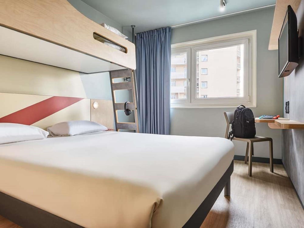 2 habitaciones comunicadas del hotel Ibis Budget Poitiers Nord Futuroscope