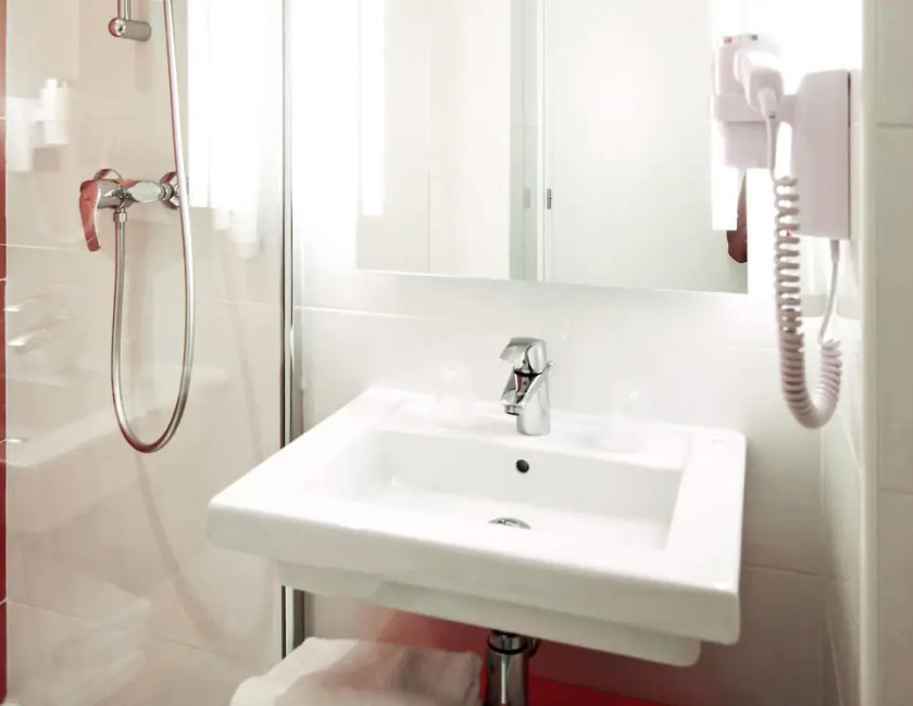 Habitación doble 2 Camas individuales del hotel Ibis Styles Toulouse Labège. Foto 3