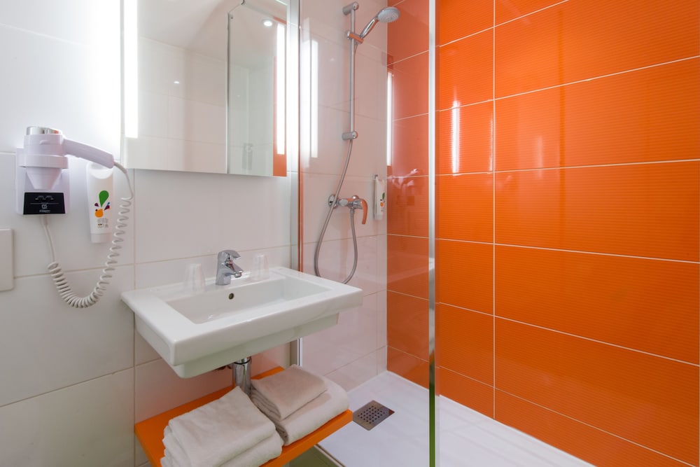 Habitación Standard con dos camas individuales del hotel Ibis Styles Toulouse Labège. Foto 1