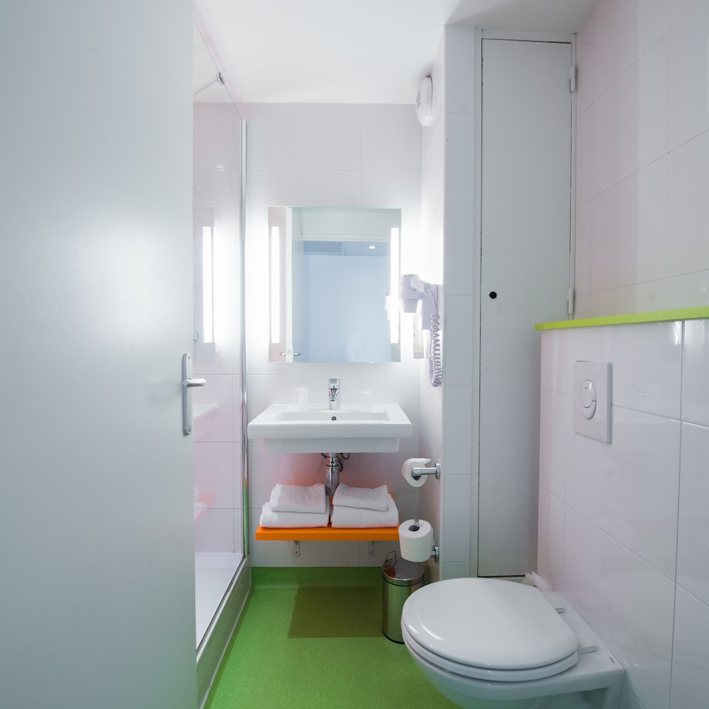 Habitación Standard con dos camas individuales del hotel Ibis Styles Toulouse Labège. Foto 6