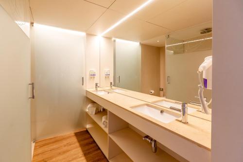 Habitación Doble Superior del hotel Sea Porto. Foto 4