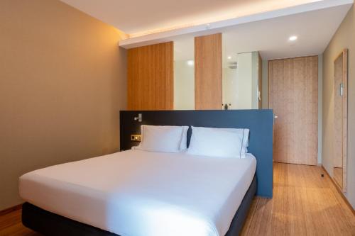 Habitación Doble Superior del hotel Eurostars Barcelona Central. Foto 2