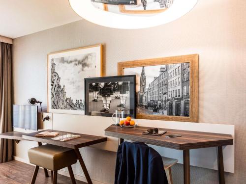 Estudio con 2 camas individuales del hotel Adagio Edinburgh Royal Mile. Foto 6