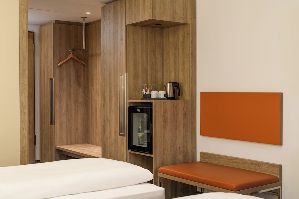 Habitación Estándar con camas gemelas del hotel Novotel Nuernberg Centre Ville. Foto 2