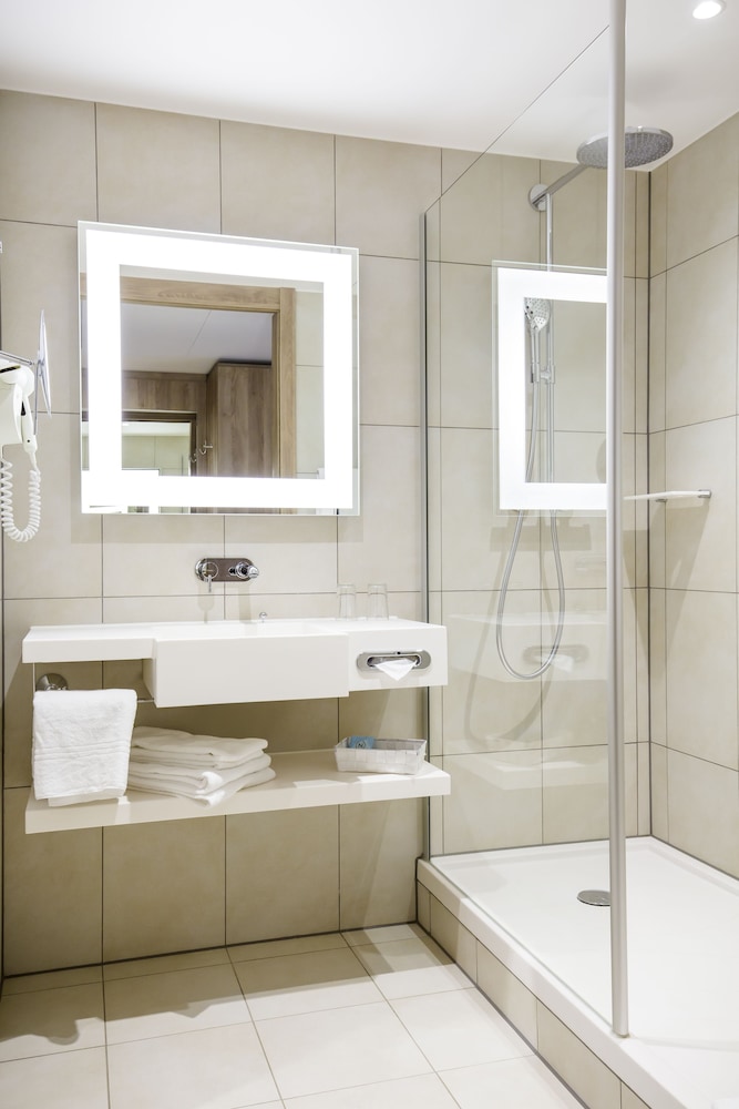 Habitación ejecutiva con 2 camas queen - size del hotel Novotel Nuernberg Centre Ville. Foto 4