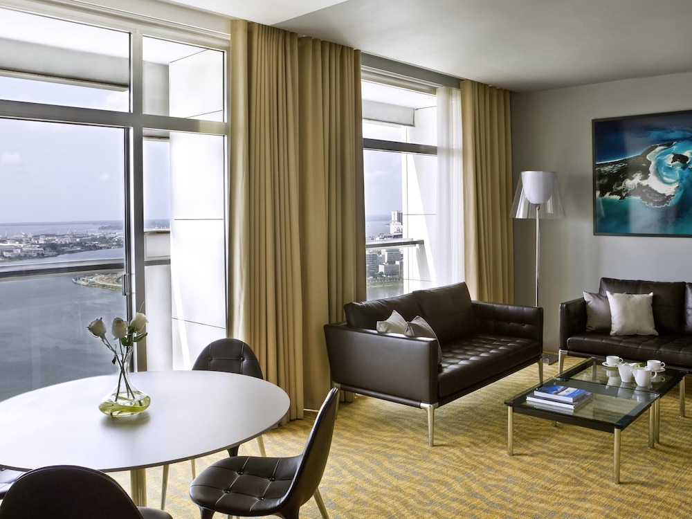 Suite Prestige, 2 camas individuales, balcón del hotel Sofitel Abidjan Hotel Ivoire