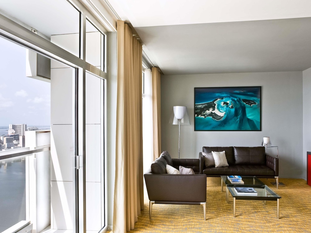 Suite Prestige, 2 camas individuales, balcón del hotel Sofitel Abidjan Hotel Ivoire. Foto 1