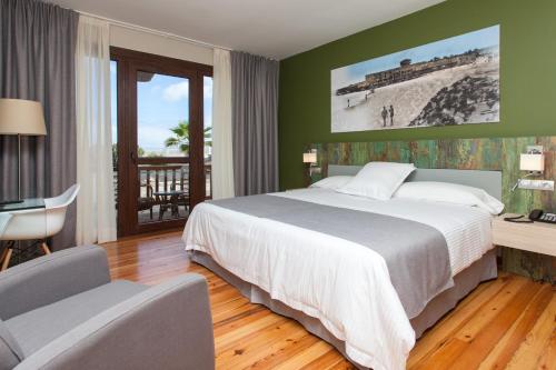 Habitación Doble con balcón del hotel El Mirador De Fuerteventura. Foto 2