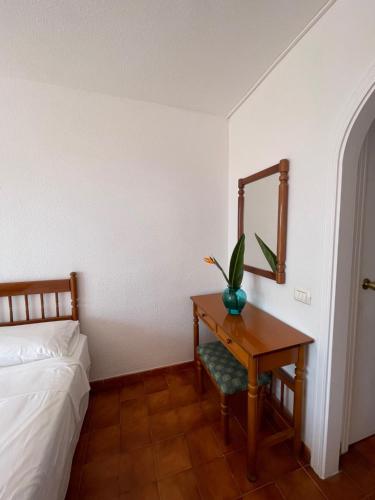 Estudio con vistas al mar del hotel Los Tarajales. Foto 3