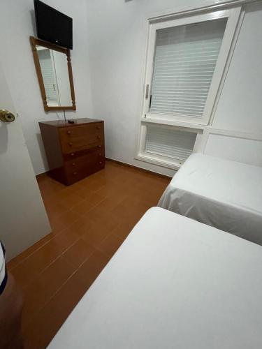 Apartamento con vistas al mar del hotel Los Tarajales. Foto 17