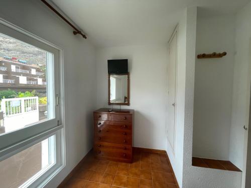 Apartamento con vistas al mar del hotel Los Tarajales. Foto 1