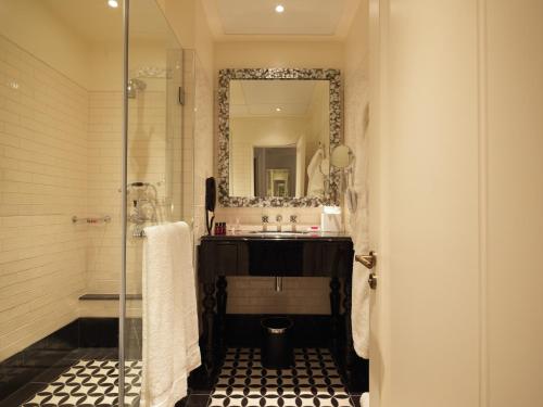 Aula Senior del hotel The LaLiT London. Foto 3