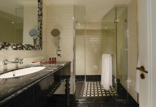 Aula Acogedora del hotel The LaLiT London. Foto 1