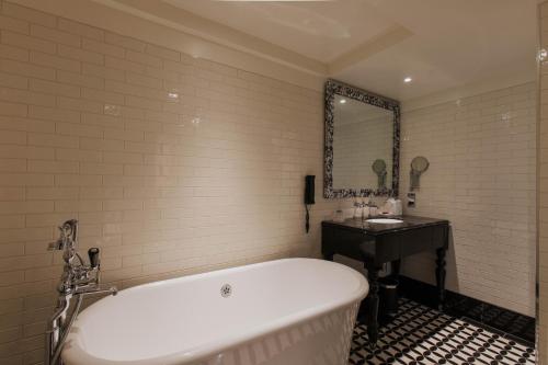 Suite Mountford del hotel The LaLiT London. Foto 4