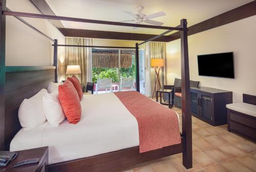 Habitación Romance Privileged del hotel Catalonia Playa Maroma. Foto 3