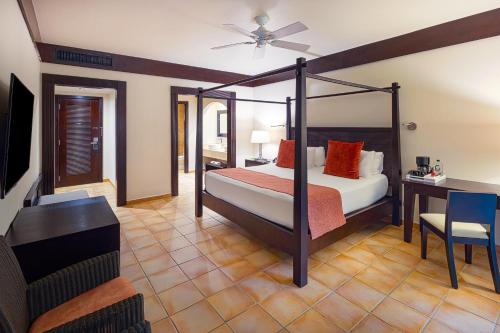 Habitación Romance Privileged del hotel Catalonia Playa Maroma. Foto 4