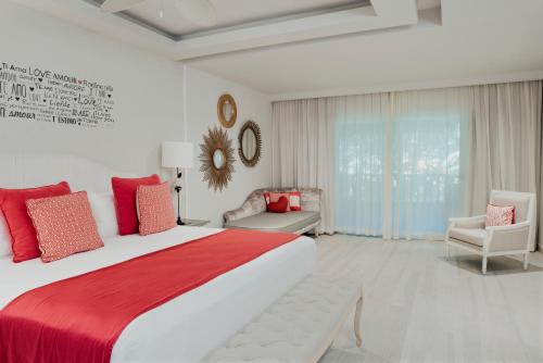 Habitación Deluxe Romance Privileged del hotel Catalonia Playa Maroma. Foto 6