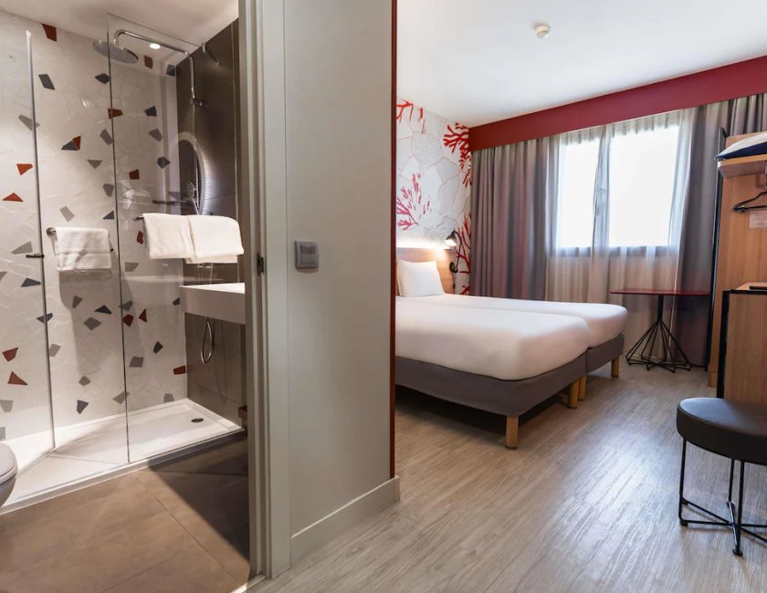 Habitación doble 2 Camas individuales del hotel Ibis Styles Barcelona City Bogatell. Foto 14