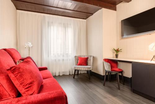 Habitación doble 1 Cama queen Sofá Cama incluido del hotel Eurostars Fuerte Ruavieja. Foto 3