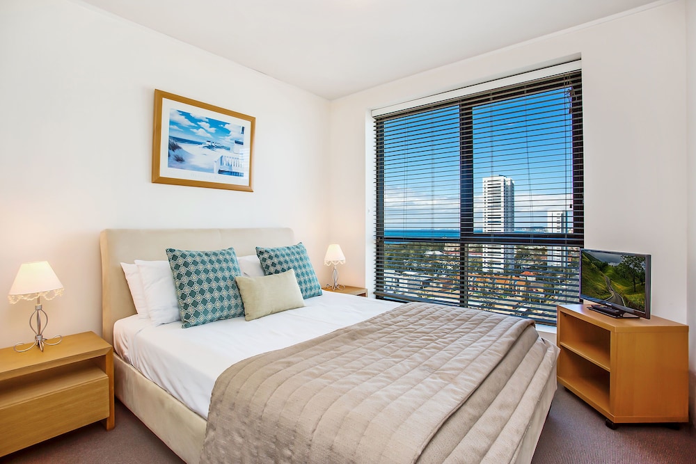 3 dormitorios del hotel Mantra Broadbeach On The Park. Foto 2