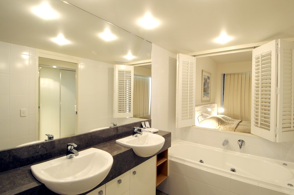 3 dormitorios del hotel Mantra Broadbeach On The Park. Foto 11