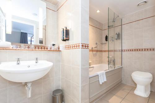 Suite Deluxe del hotel Mercure Wessex Winchester. Foto 2