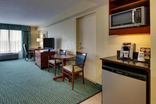 Habitación Doble Estándar con 2 camas grandes del hotel Holiday Inn Resort Lake Buena Vista